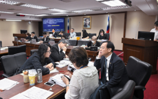 總預算未過關 6項社福津貼調升恐延後