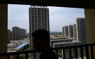 洪願：「中產破產七件套」衝上熱搜的背後