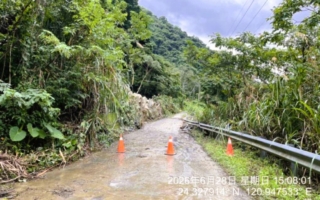 蝴蝶谷落石酿4死  雪山坑道路边坡仍不稳禁通行
