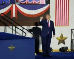 王友群：美国三方齐动 直击中共要害
