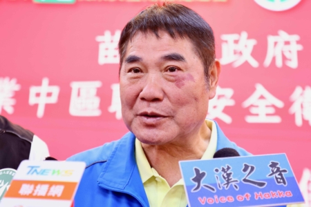 鍾縣長表示,苗縣與營造業中區職業安全促進會等單位共同簽署合約,強調職業安全的重要性與現場見證,現苗栗地區建設與公共設施蓬勃發展,土木與交通工程量大,未來多條路線與公共工程將陸續動工,對職業安全提出更高要求。強調公家與民間工程的安全監督與落實,呼籲加強工程現場的安全管理與人身保障,推動長遠的職業安全制度與實務落實。