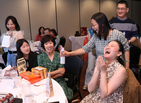 北一女加拿大校友会于7月12日举行年会,以“厝边柑仔店”为主题重温台湾亲情。(北一友加校友会提供)