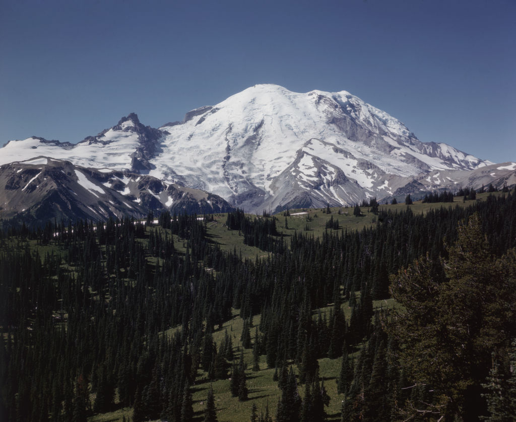 加州喀斯喀特山脈——沙斯塔山。(Frederic Lewis/Archive Photos/Getty Images)