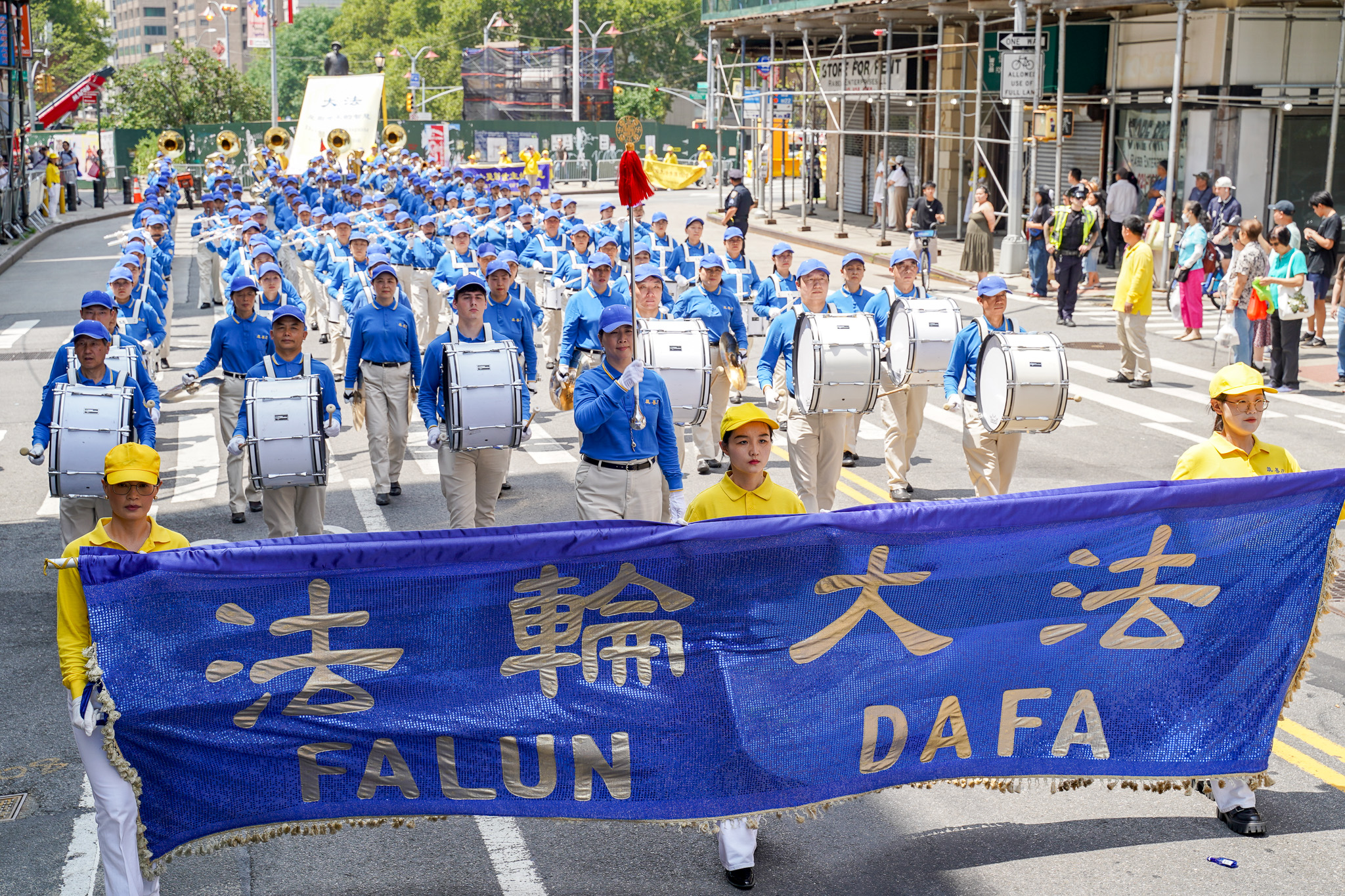 2026年7月19日(周日),上千名大纽约地区法轮功学员举行720反迫害27周年暨声援4.6亿中国人退出中共的大型游行活动。(张静怡/大纪元)