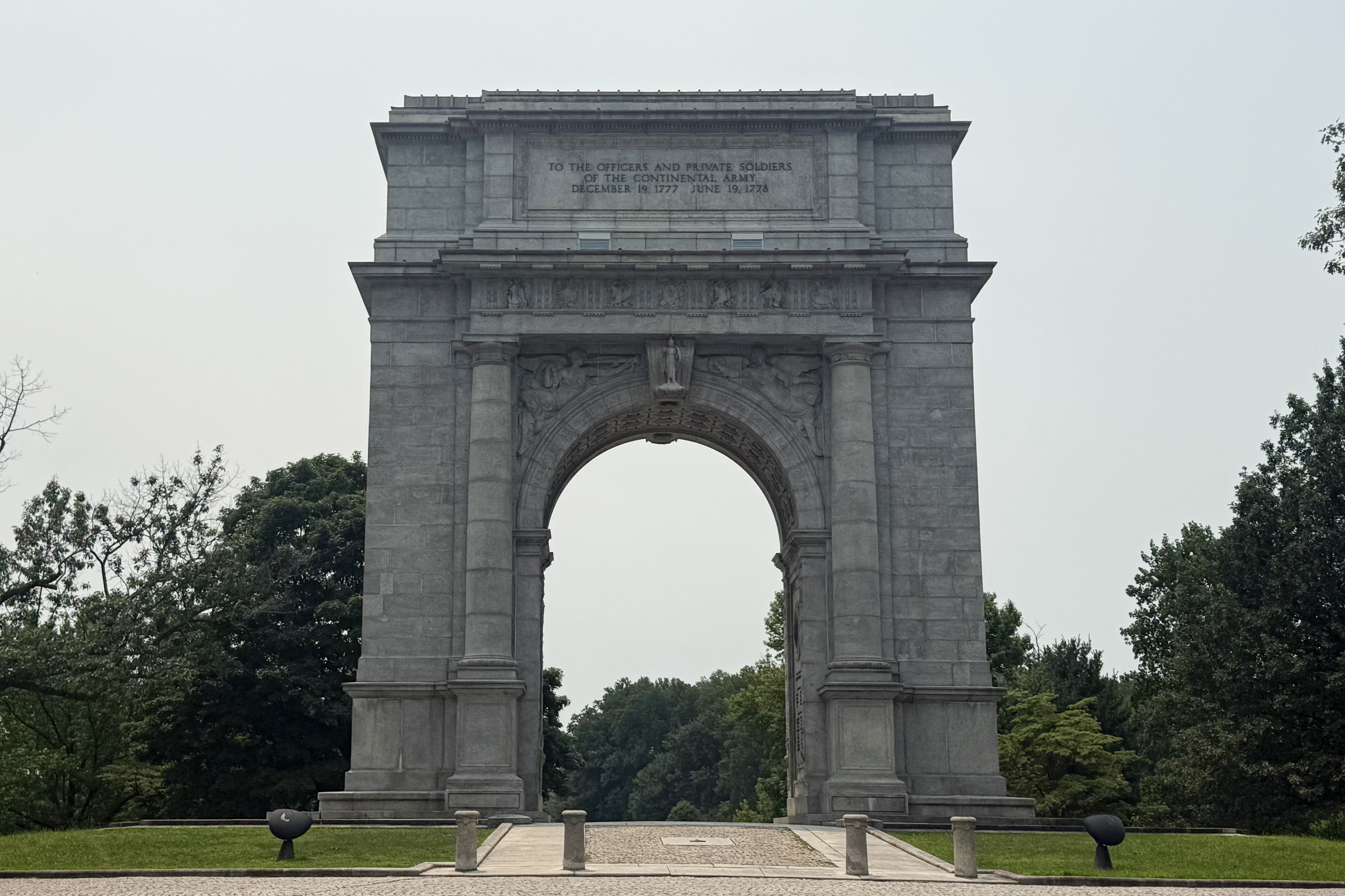 福吉谷國家歷史公園(Valley Forge National Historical Park)的美國國家紀念拱門(US National Memorial Arch )於1917年6月19日舉行了落成典禮,是羅馬提圖斯凱旋門(Arch of Titus in Rome,公元81年)的簡化版,作為國家向華盛頓將軍及其麾下軍隊致敬的象徵。(圖由周鵬提供)