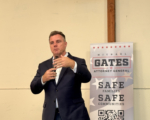 Michael Gates湾区办市民大会 主张打击犯罪 恢复法治