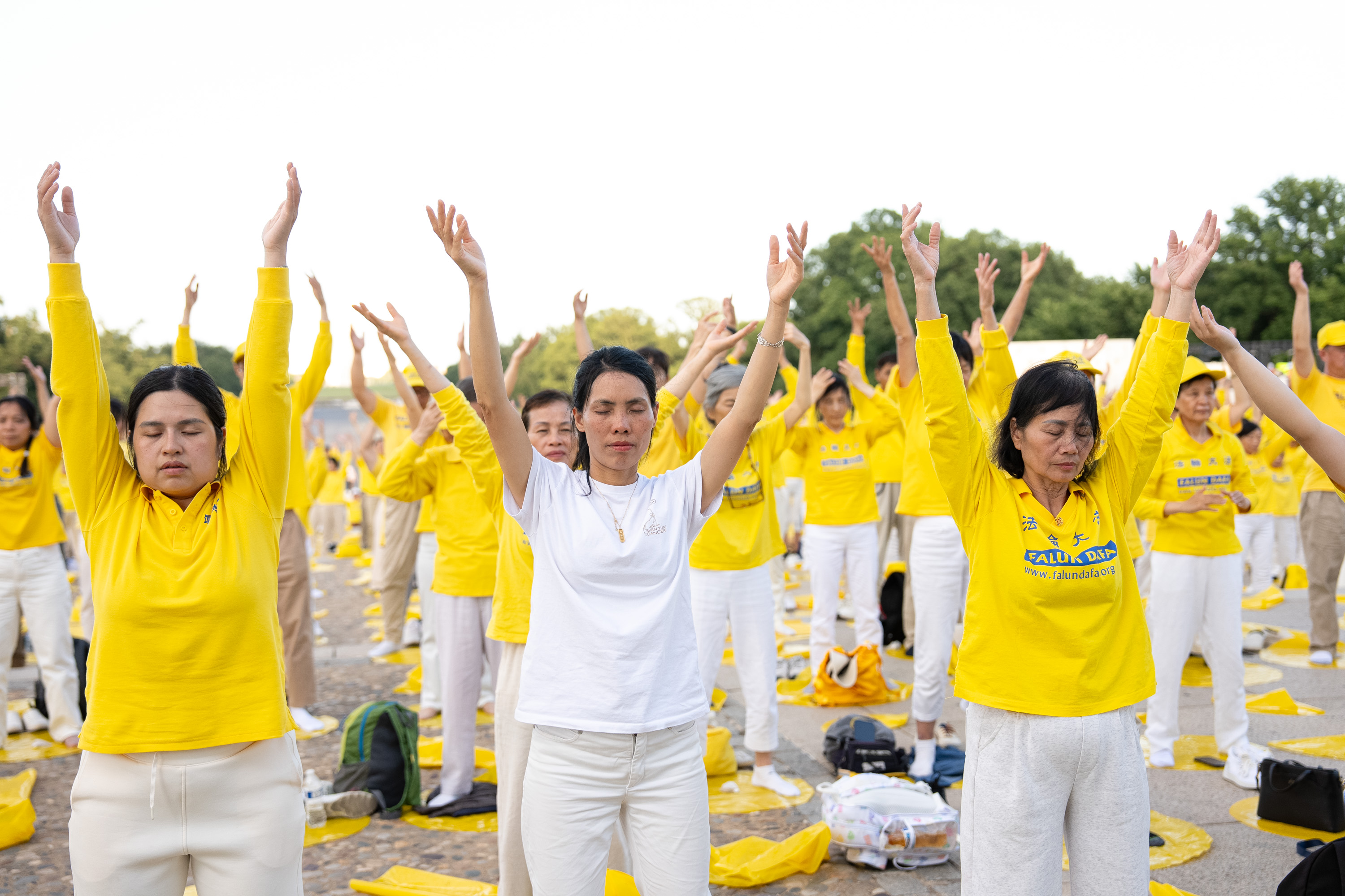 2026年7月23日晚,美国首都林肯纪念堂前,美国东部部分法轮功学员近两千人,悼念27年来被中共迫害离世的法轮功学员,呼吁立即制止中共迫害法轮功。(戴兵/大纪元)
