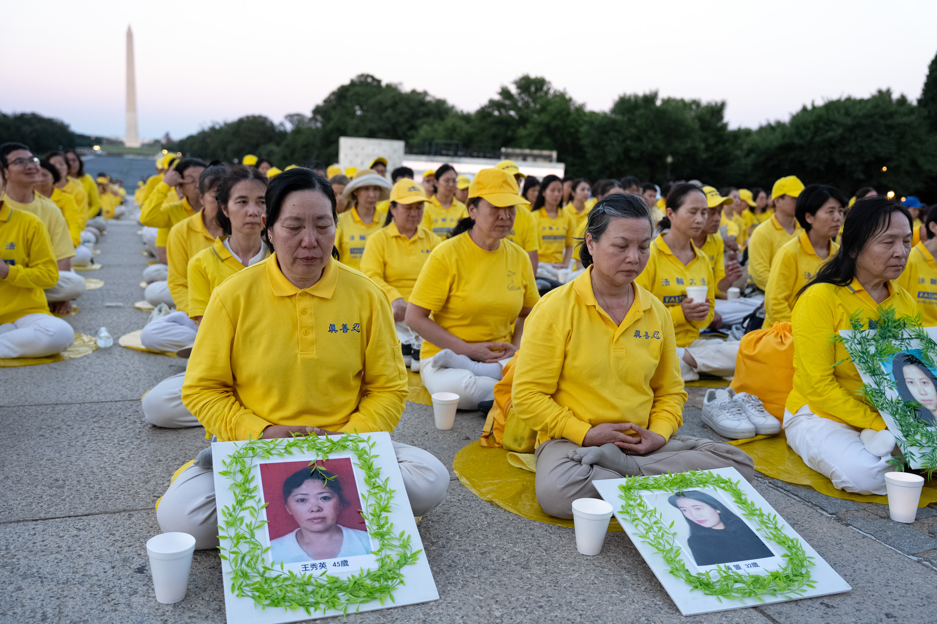 2026年7月23日晚,美国首都林肯纪念堂前,美国东部部分法轮功学员近两千人,悼念27年来被中共迫害离世的法轮功学员,呼吁立即制止中共迫害法轮功。(戴兵/大纪元)