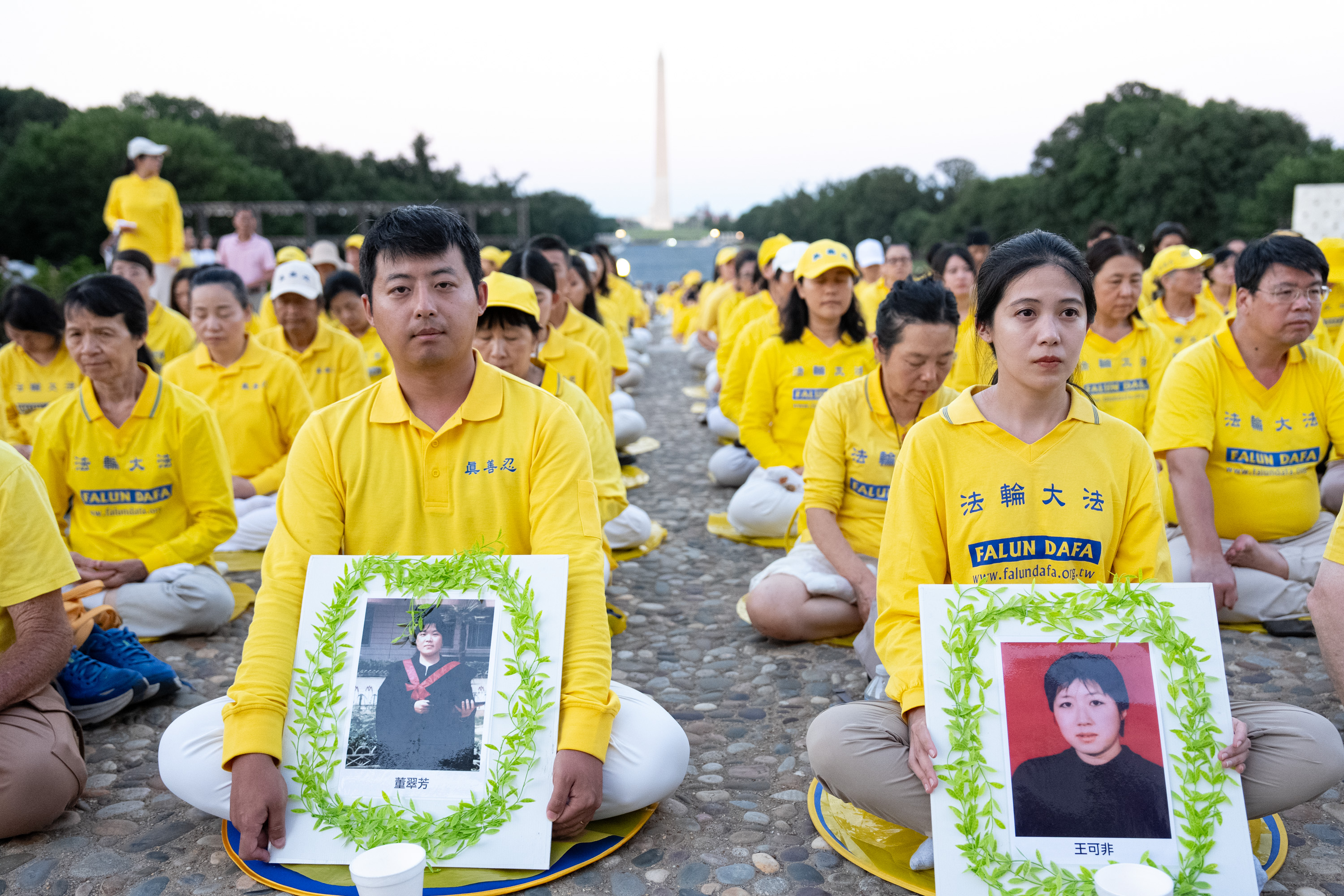 2026年7月23日晚,美国首都林肯纪念堂前,美国东部部分法轮功学员近两千人,悼念27年来被中共迫害离世的法轮功学员,呼吁立即制止中共迫害法轮功。(戴兵/大纪元)