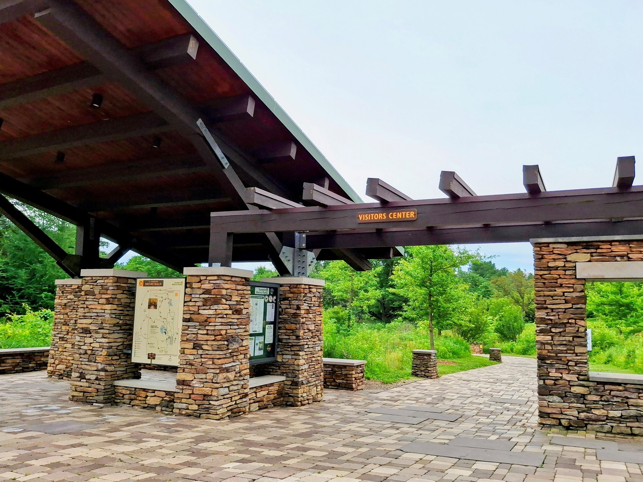 FA Seiberling Nature Realm植物公園入口是開敞式大門。(印州農夫提供)