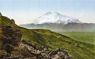 俄罗斯最高山峰发现五名登山者遗体
