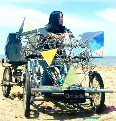 《蔓足號》由李嘉尹創作,以海洋生物藤壺為發想。