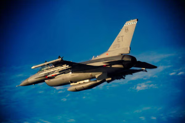 MALD無人載具由雷神公司(Raytheon)設計與製造。(U.S. Air Force photo/Staff Sgt. Joely Santiago)