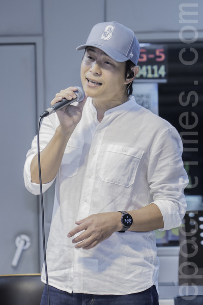 孫協志(如圖)出席8月6日「鑽石舞台之夜」中秋團圓版彩排記者會。(許基東/大紀元)