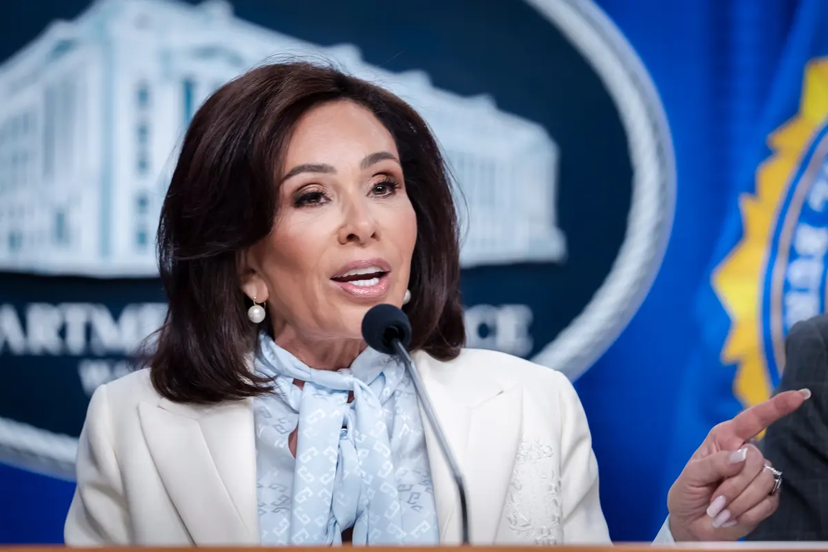 2026年4月27日,美國華盛頓,華盛頓特區聯邦檢察官珍妮·皮羅(Jeanine Pirro)在美國司法部舉行的新聞發布會上發表講話。(Madalina Kilroy/大紀元)