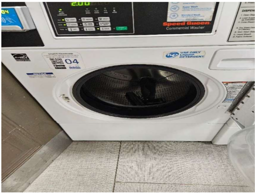 2026年8月7日,一名有重罪前科的华盛顿特区男子迈克尔‧拉尔夫‧柯林斯(Michael Ralph Collins)因逃避警方追捕,把一把已上膛的手枪藏到公共洗衣房的洗衣机内,被判处近6年联邦监禁。(美国哥伦比亚特区联邦检察官办公室)