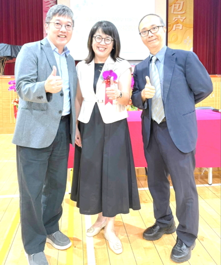 醒吾科大副校長黃寶元(左)與校長劉晉立(右)共同出席白玉鈴校長履新茶會,盛讚她是母校傑出校友,並獻上誠摯祝福。