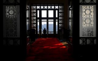 王赫：中共资本市场的“半拉子改革”