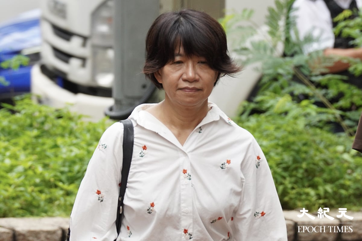 2026年8月21日,香港支聯會「煽動顛覆」案,高等法院裁定有罪。圖為李卓人的妻子鄧燕娥。(余鋼/大紀元)