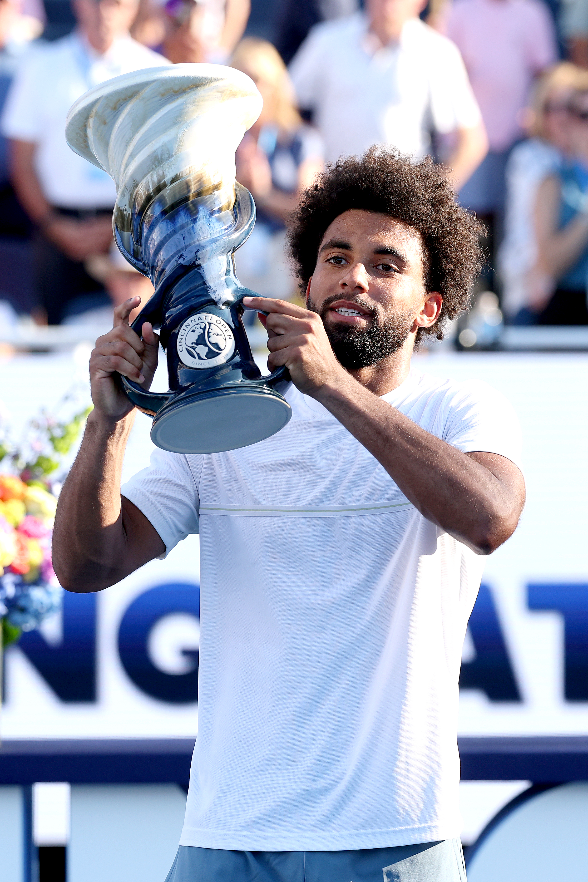 2026年8月23日,ATP1000辛辛那提网球大师赛,两位黑人选手会师决赛。22岁法国新星阿蒂尔‧菲斯(Arthur Fils)以6:3、1:6、6:0击败28岁美国好手蒂亚福(Frances Tiafoe)夺得个人职业生涯首个大师赛冠军。(Matthew Stockman/Getty Images)