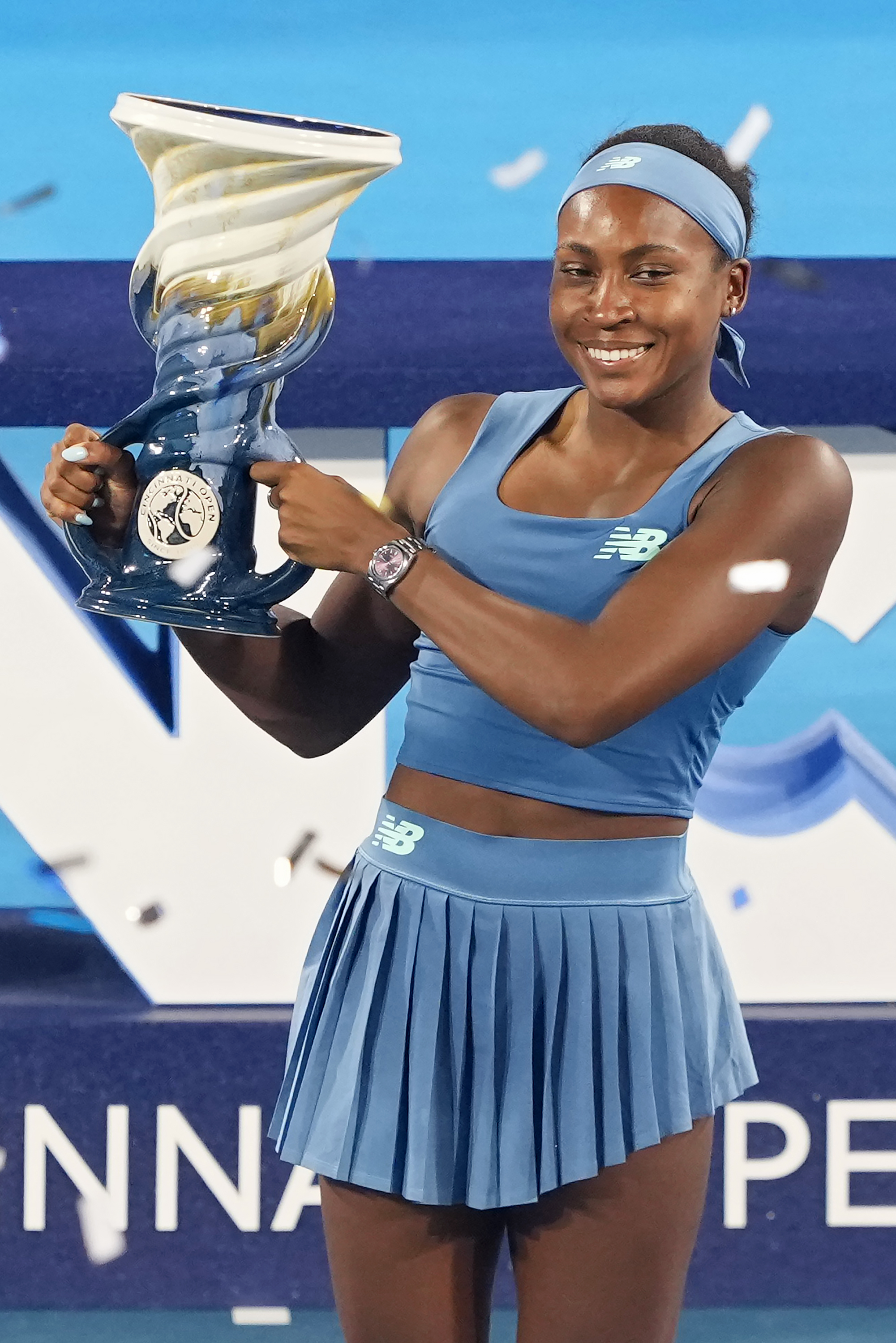 2026年8月23日,辛辛那提網球賽,兩位美國選手會師女單決賽,22歲新星高芙(Coco Gauff)以6-2、6-4直落兩盤擊敗32歲老將佩古拉(Jessica Pegula),時隔三年後再度在辛辛那提封后。(Dylan Buell/Getty Images)