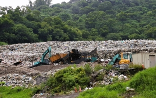 大里掩埋場垃圾近48萬噸 民怨：下雨天附近好臭
