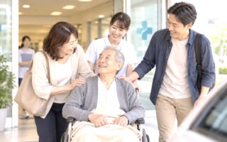 失智長者出現躁動妄想家屬難撐　部立桃園醫院長照接力