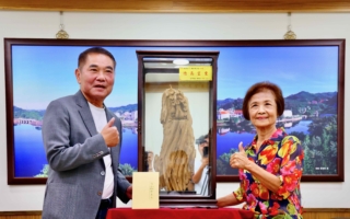 陳裕美堅持一甲子 縣長頒獎表揚大漢之音台長對客語的貢獻