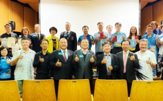 超限戰結合閱讀教育　扶輪社盼孩子有判斷力