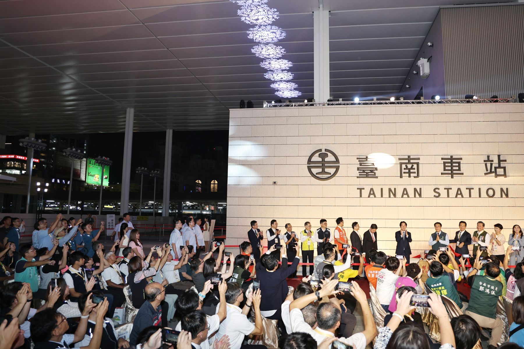 台生彈琴遭唱中共國歌干擾 一句話令對方慌張