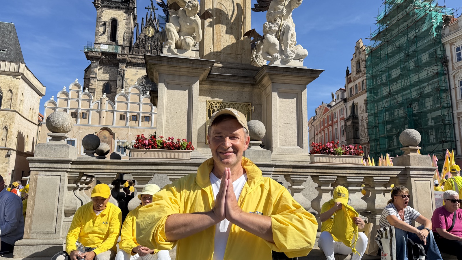 2026年9月19日,丹麥的法輪功學員Steffen Lorentzen恭祝李洪志大師中秋快樂。(大紀元)