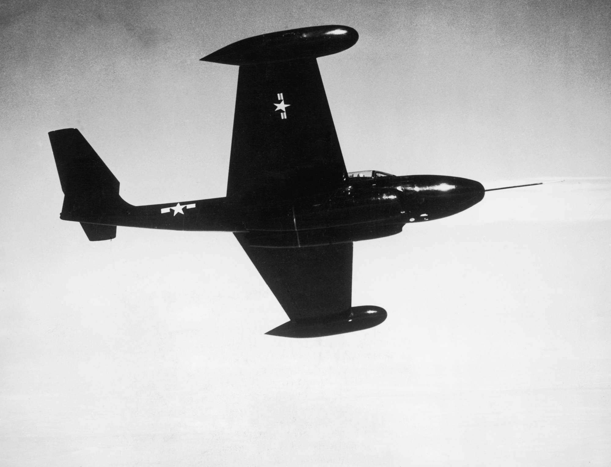 1949年3月3日,F-89「蠍子」(Scorpion)戰鬥機的原型機XF-89在空中飛行。(Keystone/FPG/Hulton Archive/Getty Images)