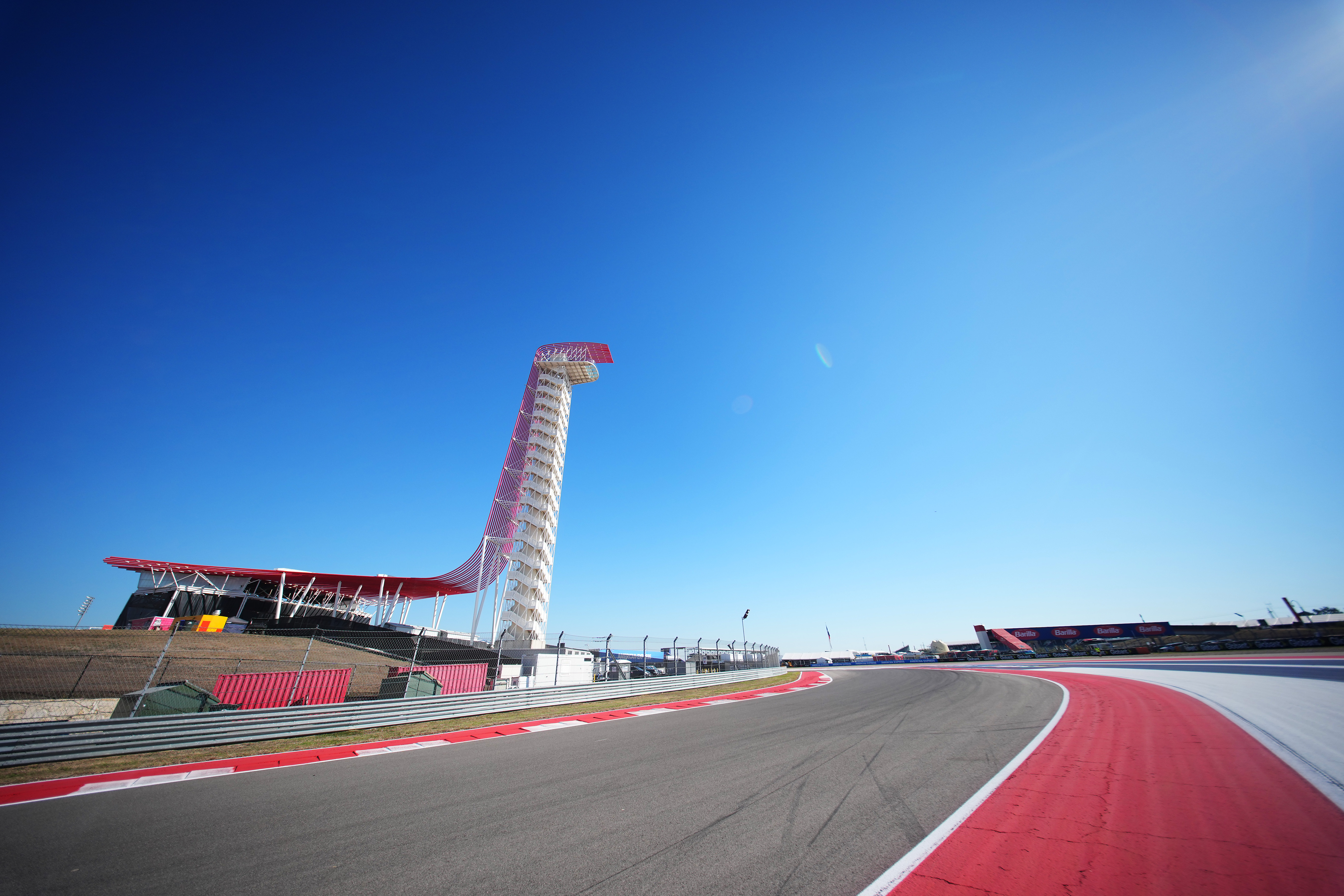 2026年10月25日,F1大獎賽美國站,在德州的奧斯丁美洲賽道(Circuit of the Americas)進行。賽道全長5.513公里,包含了20個彎道,賽道最大垂直落差有40.5米,最高設計時速為320公里。(Sona Maleterova/Getty Images)